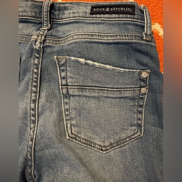 Rock & Republic size 6 blue distressed jeans - Picture 8 of 12